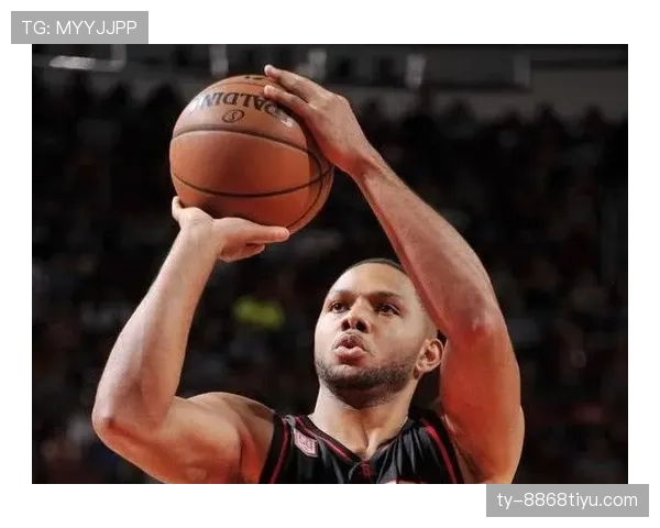 戈登无球跑动提升投篮效率显著 拉开火箭外线空间对比季前显著