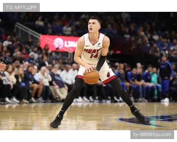 泰勒·希罗突破制造空位投篮 提升球队关键时刻得分效率